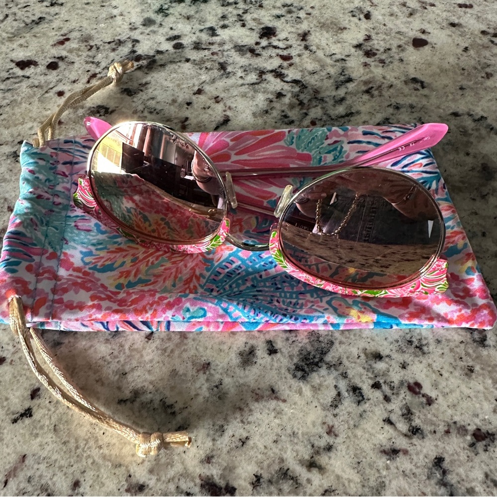 Lilly Pulitzer Polarized Sunglasses - Picture 5 of 5